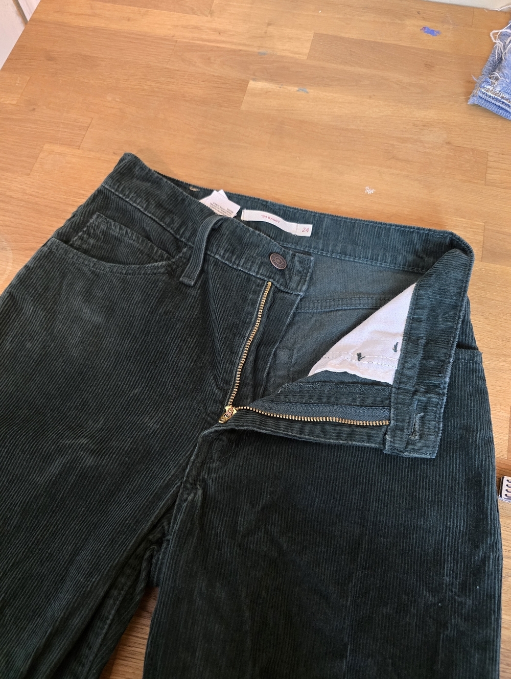 Levi's '94 24 Baggy Dad Jean A3510-0026 Dark Green Corduroy 24 - Picture 9 of 12
